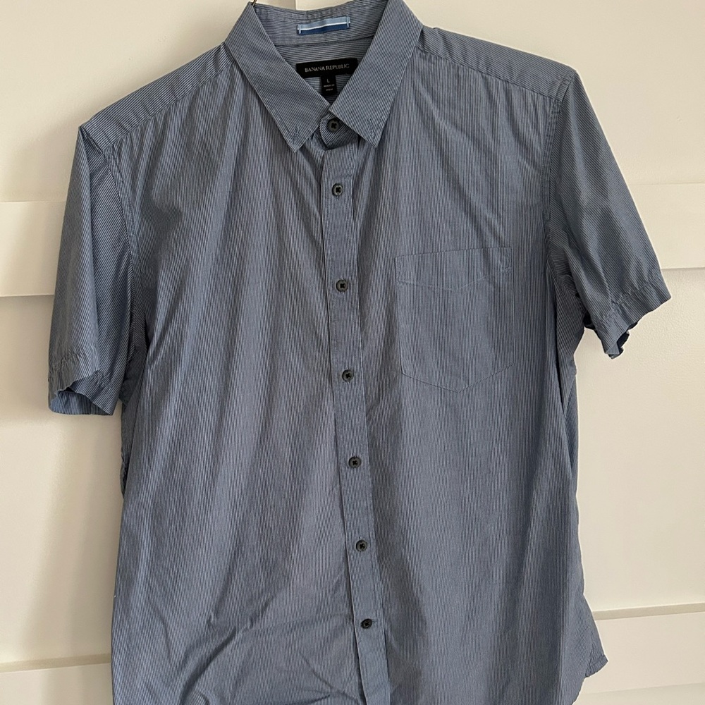 Large Banana Republic Blue Short Sleeve Button Down Shirt - Excellent Condition